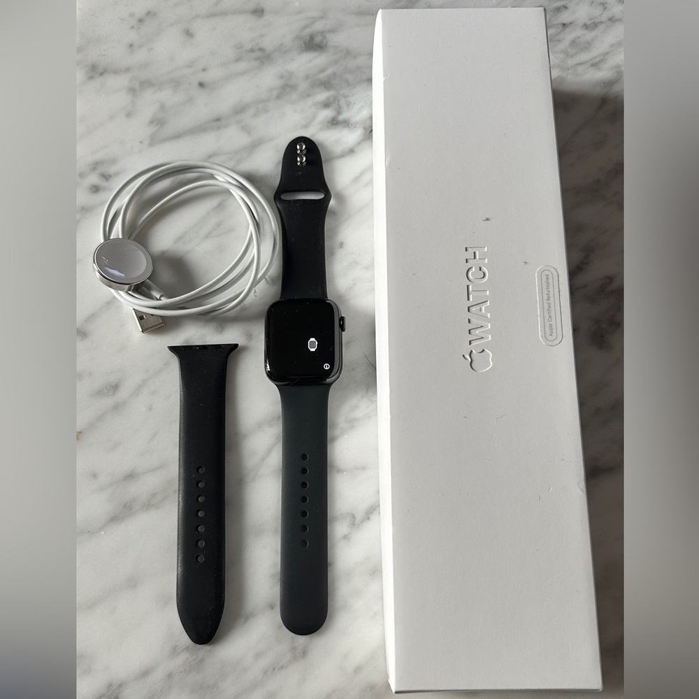 Apple Watch Series 4 44mm Space Black Stainless Steel